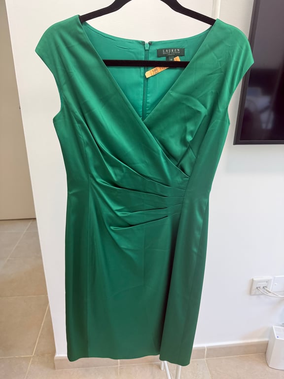 Ralph Lauren — Lauren Ralph Lauren Emerald Green Satin Sheath Cocktail Dres (Size Size 10 US , Good)