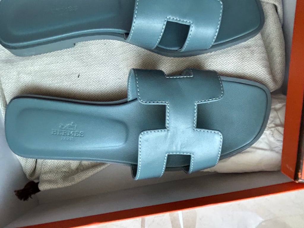 Hermès — Hermès Oran sandals authentic blue (Size EU 37, Like new)
