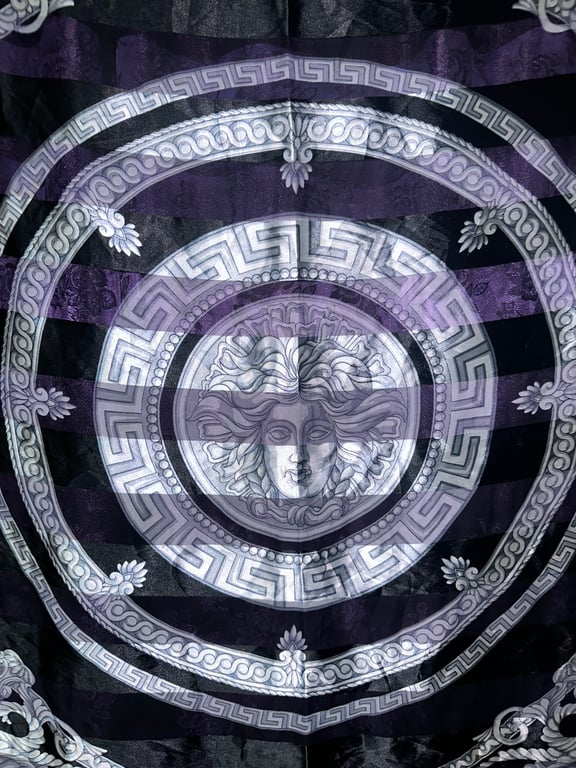 Other — Other Brand Medusa Design Silk Scarf (Size One Size, Good)