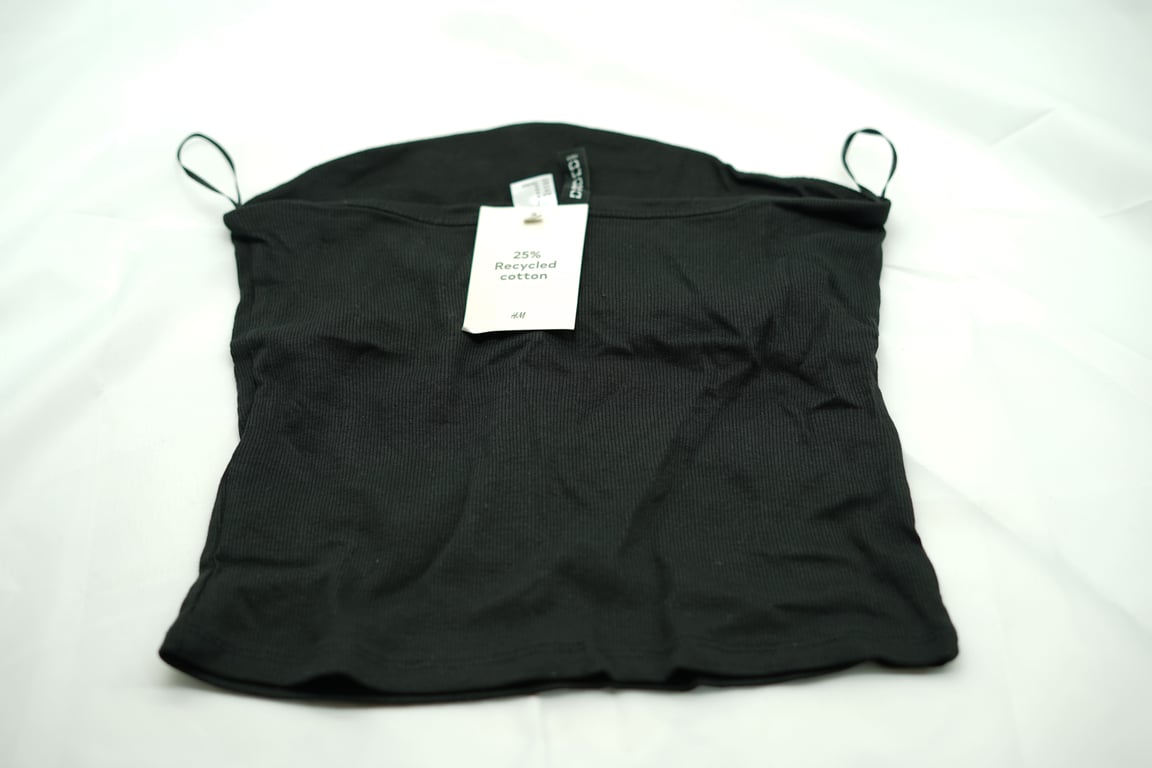 H&M — H&M 2-piece tube top and shorts set (Size M, New with tags)