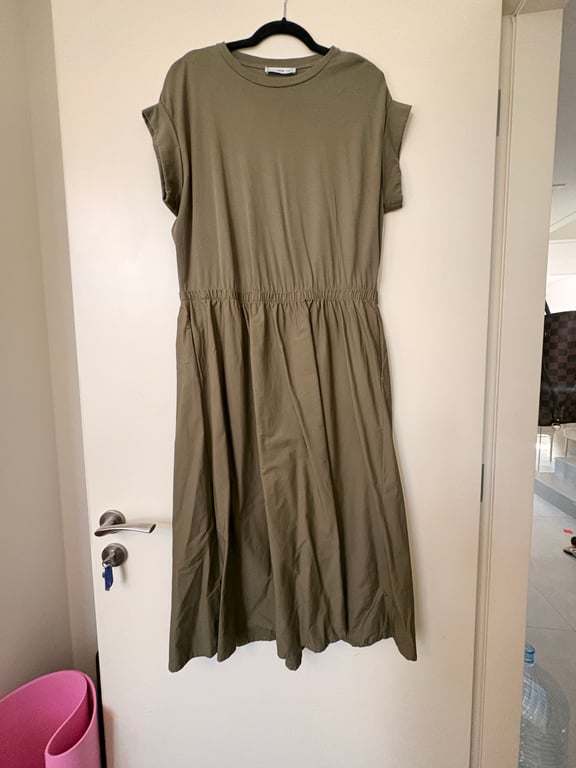 Mango — Mango Khaki Green Midi Dress with Elastic Waist (Size L, Good)