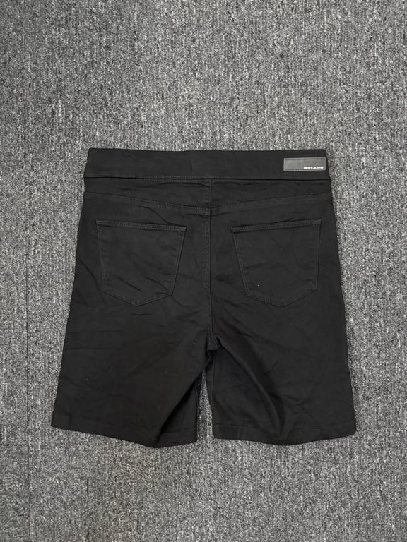 DKNY — DKNY Jeans Black Shorts (Size 32, Like new)