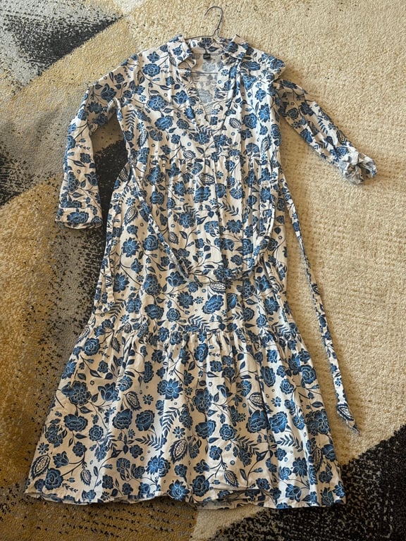 R&B Fashion — R&B Fashion Blue Floral Maxi Dress, Size S (Size S, Good)