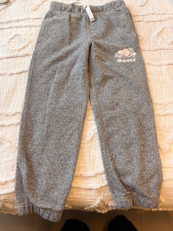 Roots — Roots Kids Grey Sweatpants Size 6Y (Size 6Y, Good)