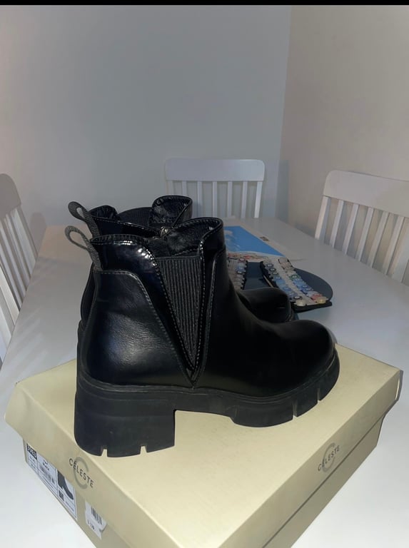 Centrepoint — Black Boots (Size 39, Like new)