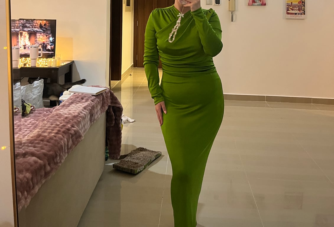 H&M — H&M Green Long-Sleeved Ruched Maxi Dress (Size S, Like new)