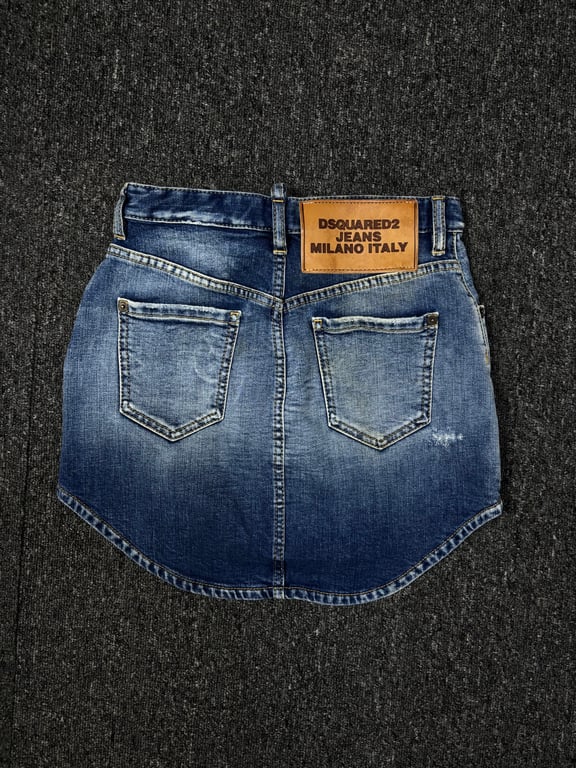 Dsquared2 — DSQUARED2 MINI SKIRT JEANS MILANO ITALY (Size Waistline 28 Lentgh 16” Inches, Good)