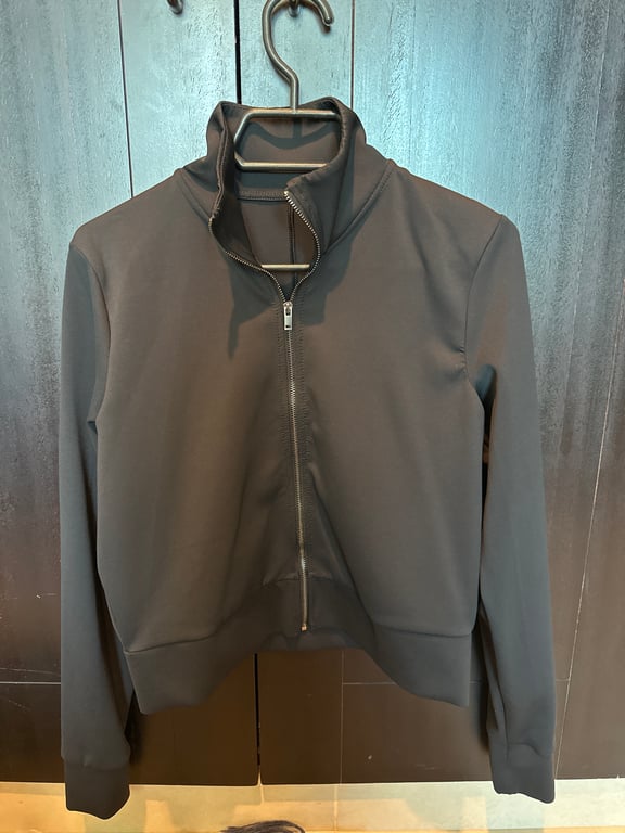 Oysho — Oysho Zipped Jacket (Size M, Like new)