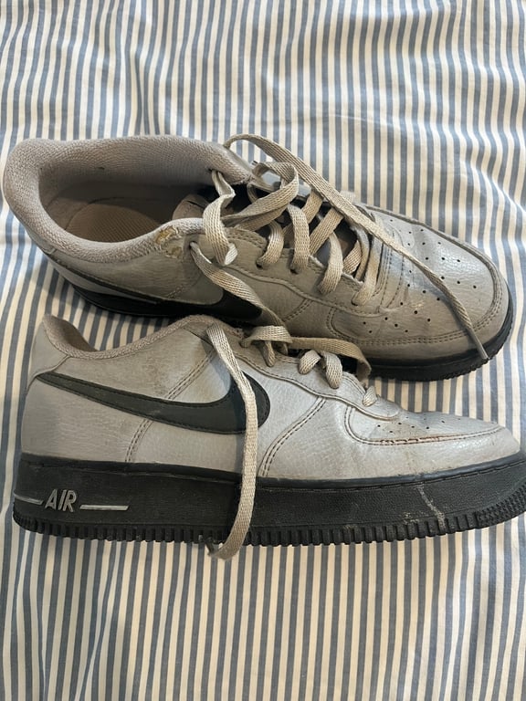Nike — Nike Air Force 1 Low - Grey (Size 39, Fair)