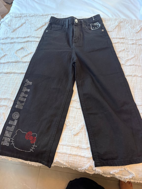 NA — Hello Kitty Black Wide Leg Jeans (Size 7Y, Like new)