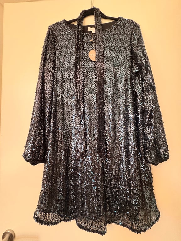 Apricot — Apricot Sequin Cocktail Dress BNWT (Size L, New with tags)