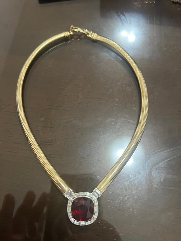 Nina Ricci — Nina Ricci Gold Tone Collar Necklace with Ruby Red Stone (Size One Size, Like new)