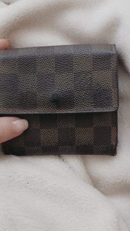 Louis Vuitton — Louis Vuitton Damier Ebene Key Pouch (Size One Size, Fair)