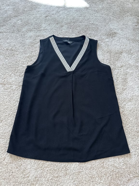 Dorothy Perkins — Dorothy Perkins Black Sleeveless V-Neck Top, UK 8 (Size UK 8, Good)