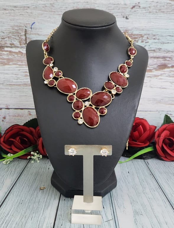 Hajmaal — Hajmaal  fark red cabochon with crystal necklace (Size One Size, New without tags)