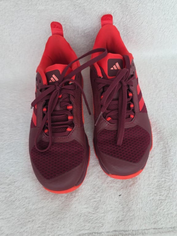 Adidas — Adidas Gym Shoes Flat Ventilated Sole (Size EU 37, Good)