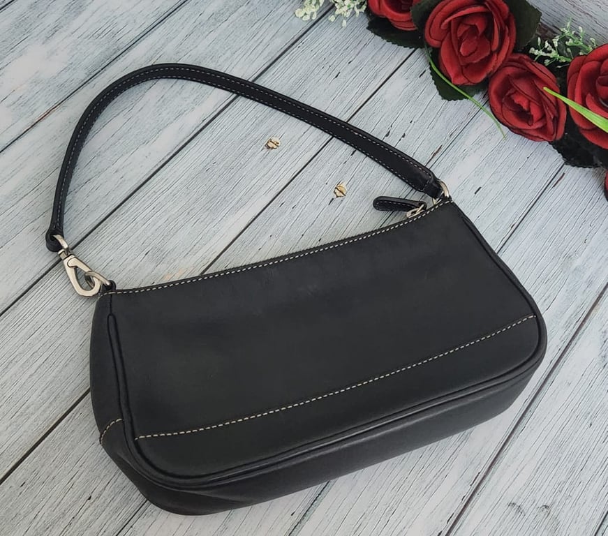 Coach — Coach . vintage coach 7785 black leather mini (Size One Size, Good)