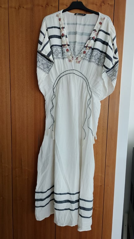 Zara — Zara beach dress with beading (Size L, Like new)