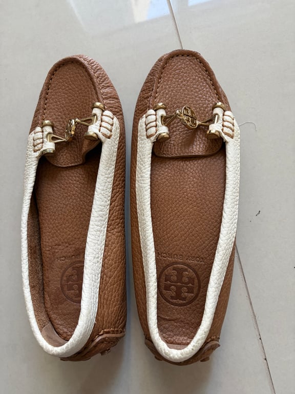 Tory Burch — Tory Burch Brown & White Leather Loafers EU 35.5 (Size EU 35.5, Good)