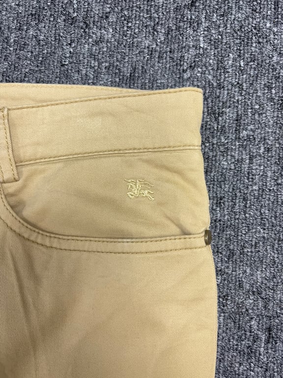 Burberry — Burberry London Beige Pants (Size 36, Like new)
