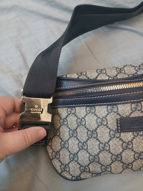 Gucci — Gucci Monogram Canvas Fanny Pack (المقاس One Size, جيد)