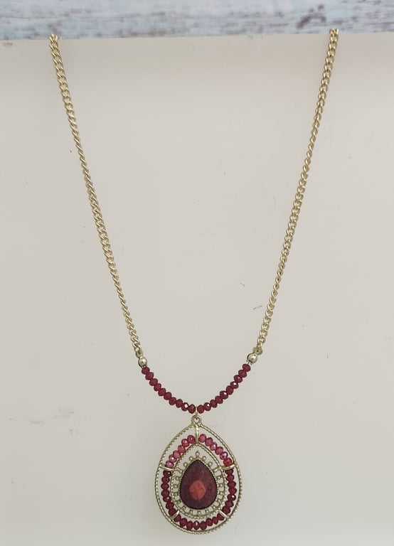 Hajmaal — red teardrop pendant necklace (Size One Size, New without tags)