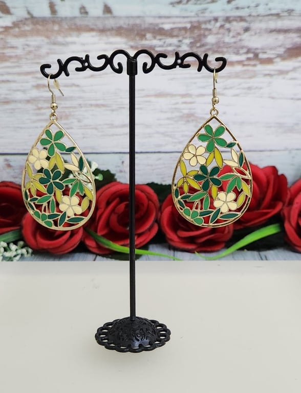 Hajmaal — vintage summer earrings hues of green. (Size One Size, New without tags)