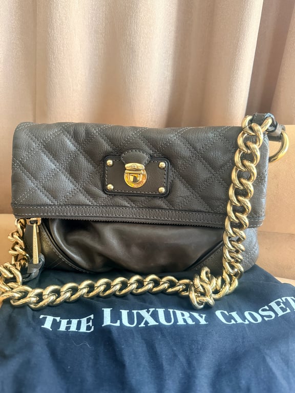 Marc Jacobs — Marc Jacobs Gray Quilted Leather Shoulder Bag (Size Length- 30cm Height- 24cm, Good)
