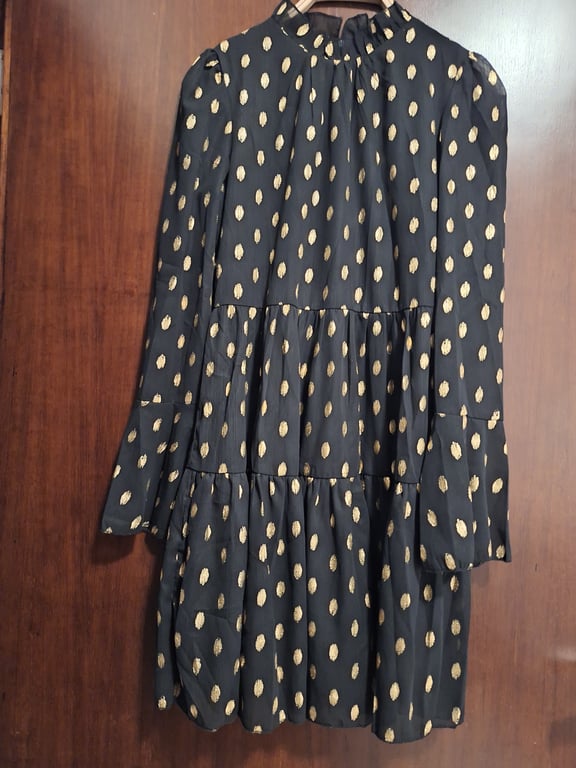 Shein — Shein Gold Polka Dot Tiered Maxi Dress (Size M, Like new)