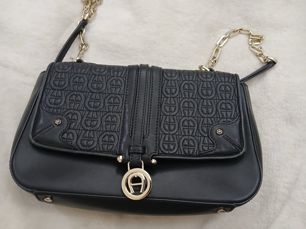 Aigner — Aigner Black Quilted Leather Crossbody Bag (Size One Size, Like new)