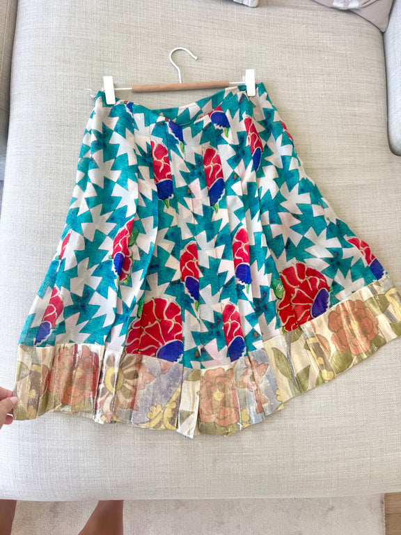 Chanel — Chanel skirt brand new without tags (Size M, New without tags)
