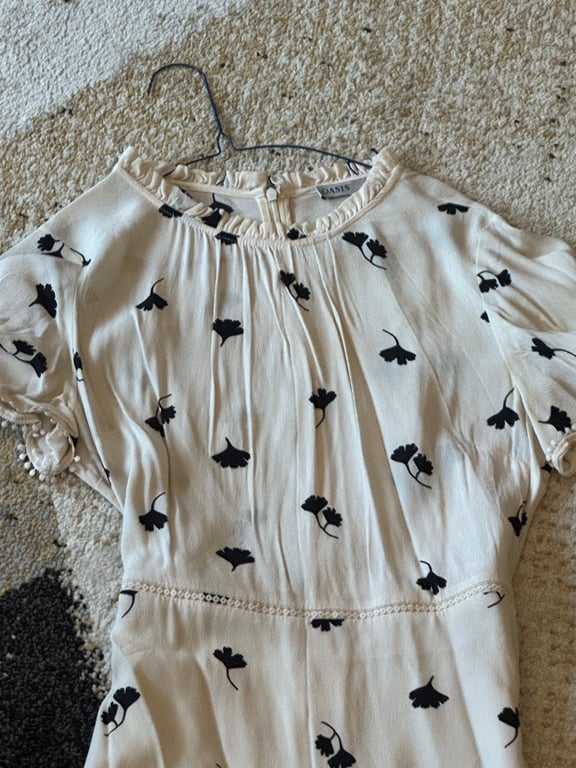 Other — Oasis Black Leaf Print Mini Dress (Size S, Good)