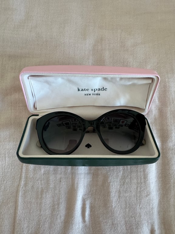 Kate Spade — Black catseye Kate Spade sunglasses with original case (Size One Size, Like new)