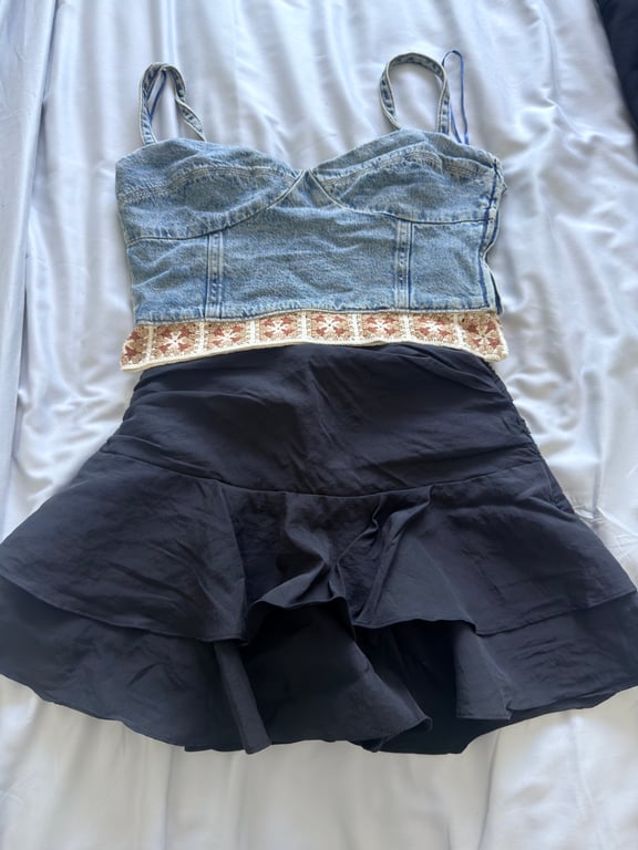 Zara — Zara Black Ruffled Mini Skirt with a denim corset crop top (Size XS, Like new)