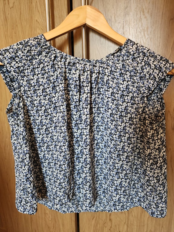 Mango — Mango Floral Blouse (Size XS, Good)