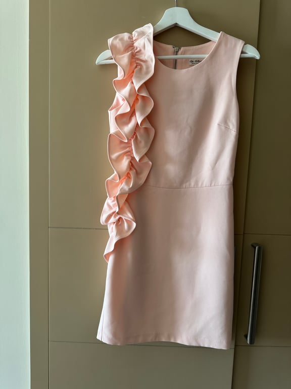 Miss Selfridge — Light peach Miss Selfridge cocktail dress (Size UK 6, Like new)