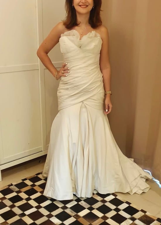 Vera Wang — Vera Wang vintage wedding dress (Size 38, Good)