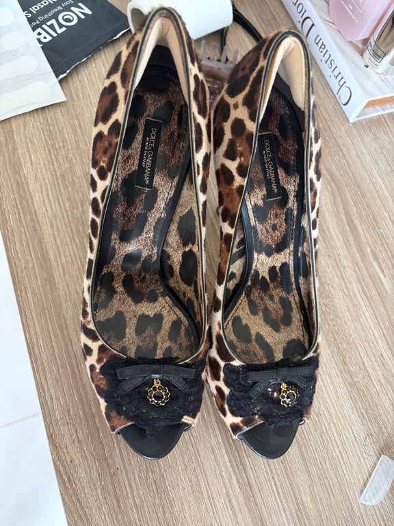 Dolce & Gabbana — Dolce & Gabbana (Size EU 40, Good)