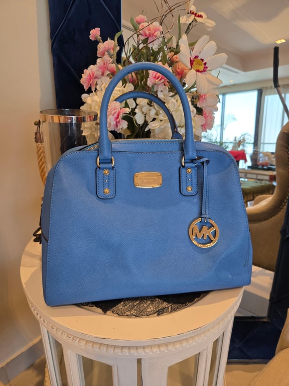 Michael Kors — Michael Kors (Size One Size, Like new)