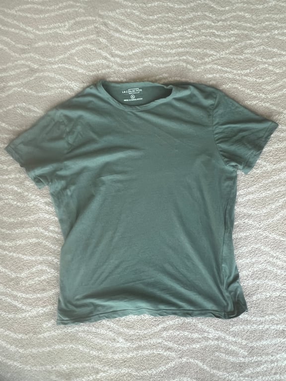 Other — Green Basic T-shirt XL (Size XL, Good)