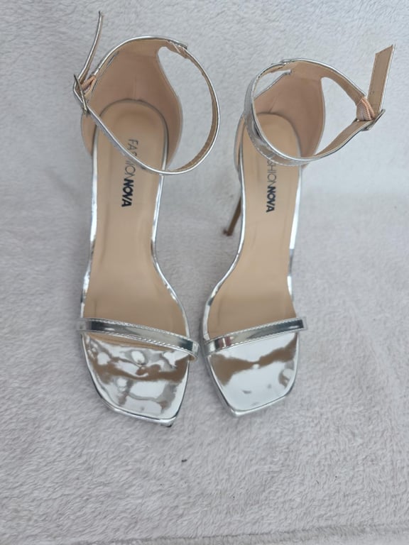 Fashion Nova — Fashion Nova Silver Platform Stiletto Sandal (Size EU 37, Good)