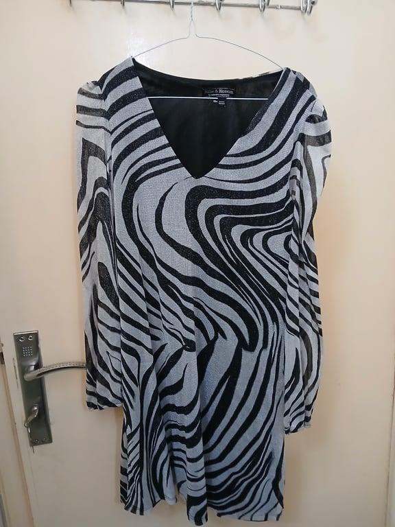 Dorothy Perkins — Dorothy Perkins Zebra Print Mini Dress (Size S, Good)