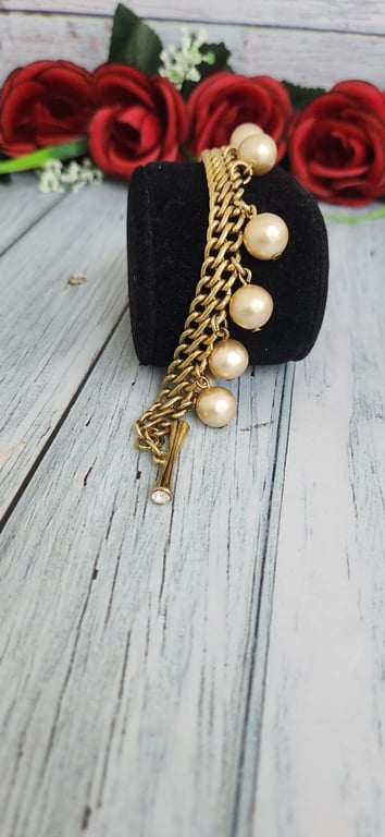 Hajmaal — vintage  goldtone and fauxpearl bracelet (Size One Size, Good)