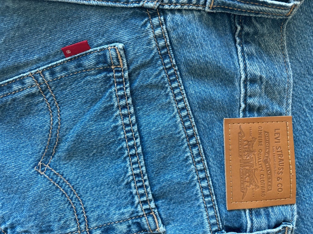 Levi's — Levi's wide leg jeans (Size 26, Like new)
