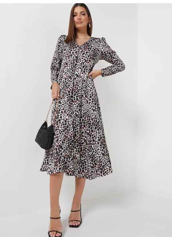 Nasty Gal — Nasty Gal Leopard Print Midi Dress - Like New 🐆✨ (Size UK 12, Like new)