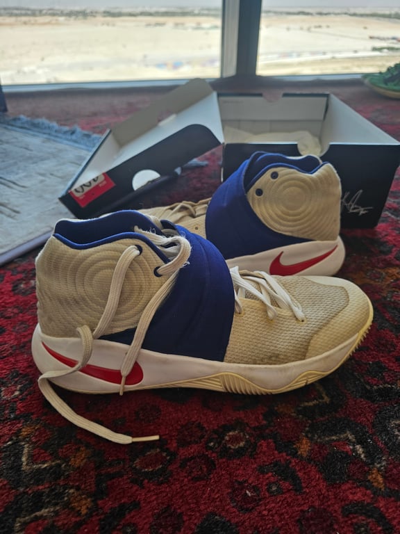 Nike — Nike kyrie 2 (المقاس EU 42, جيد)