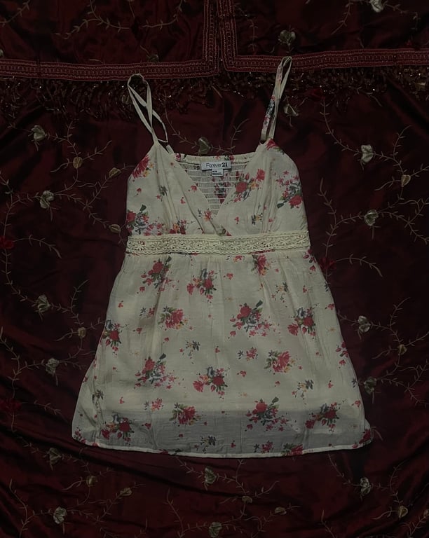 Forever 21 — 2000s tag forever 21 floral babydoll top (Size M, Good)