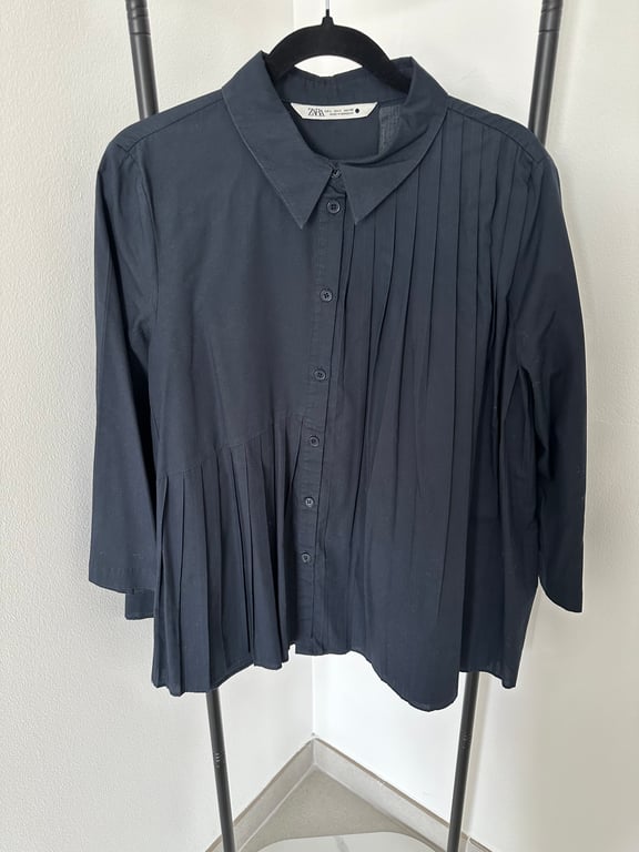 Zara — Zara Navy Pleated Long Sleeve Blouse (Size L, Good)