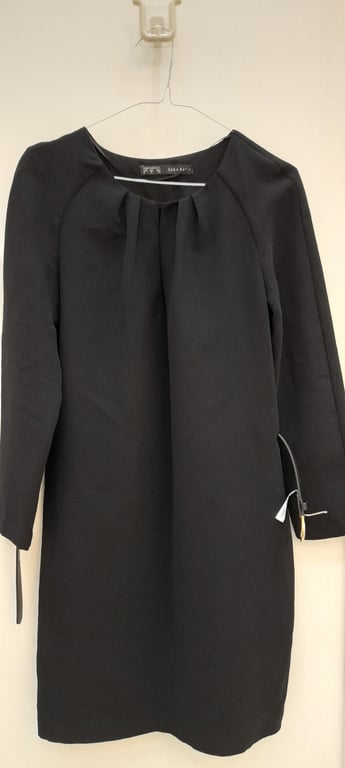 Zara — Zara Black Gathered Neck Mini Dress with Belt (Size M, Like new)
