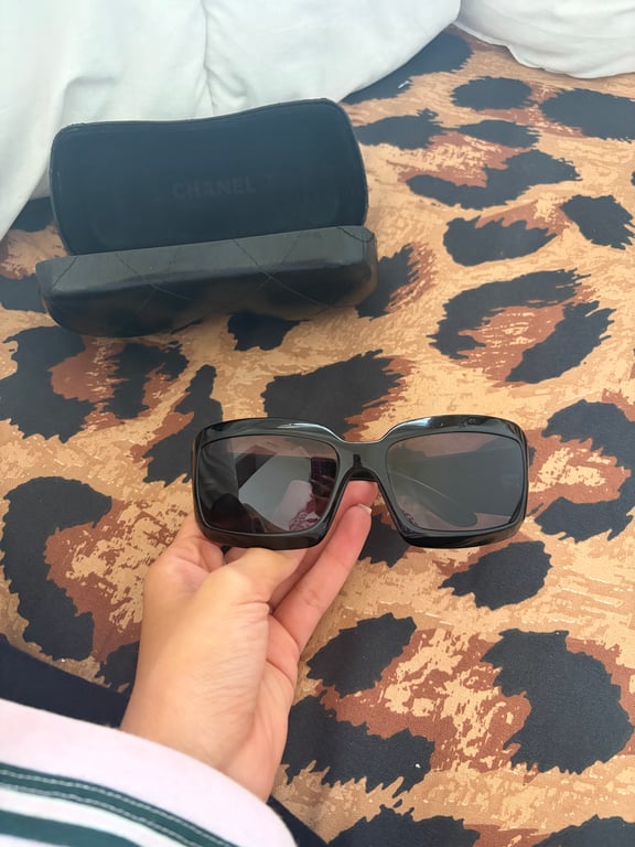Chanel — Chanel 6022-Q viral sunglasses authentic very good condition (Size One Size, Good)